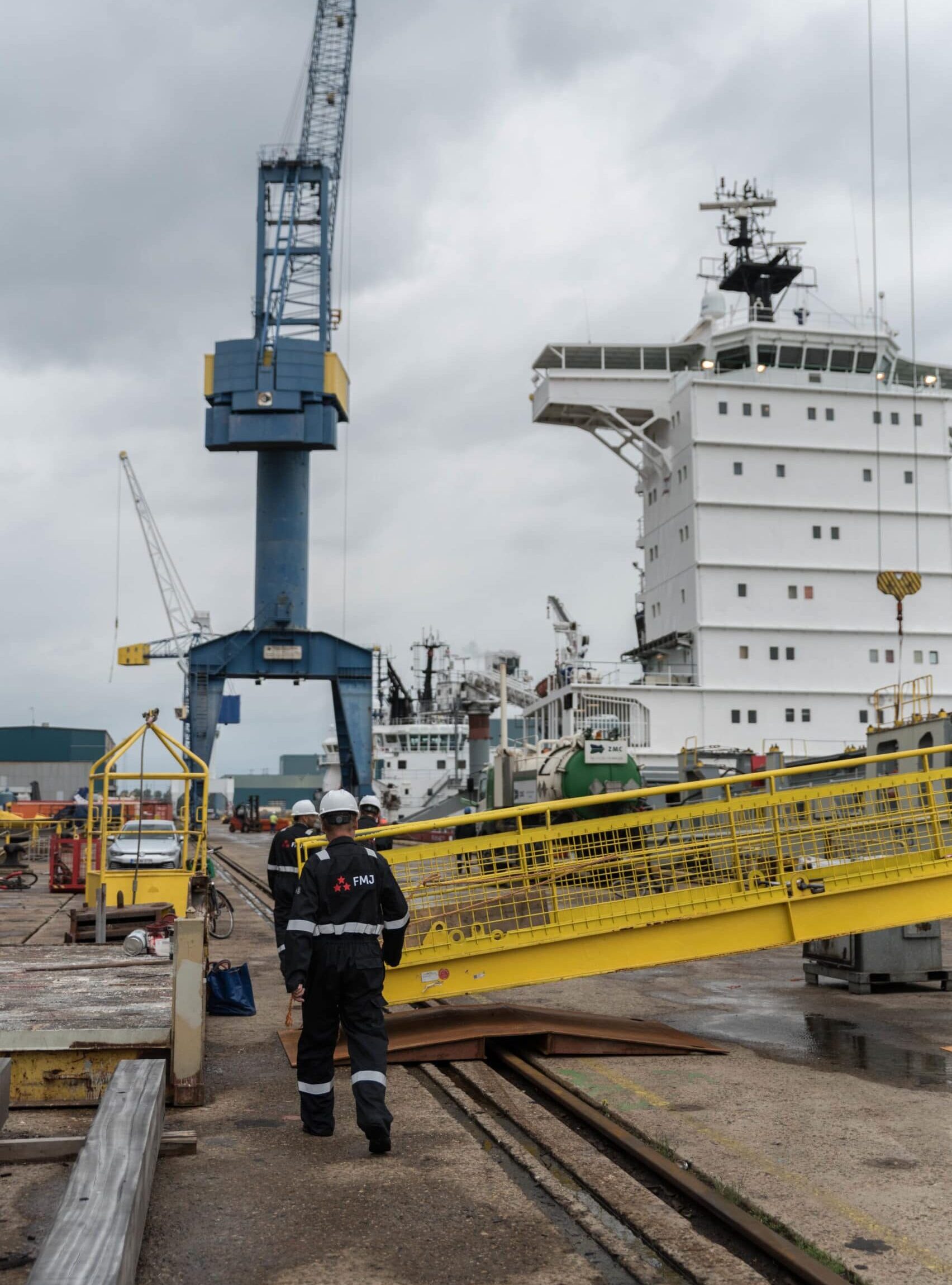 FMJ Group, FMJ Yachting - installaties, onderhoud, beheer en inspectie van maritieme elektrotechnische installaties aan boord