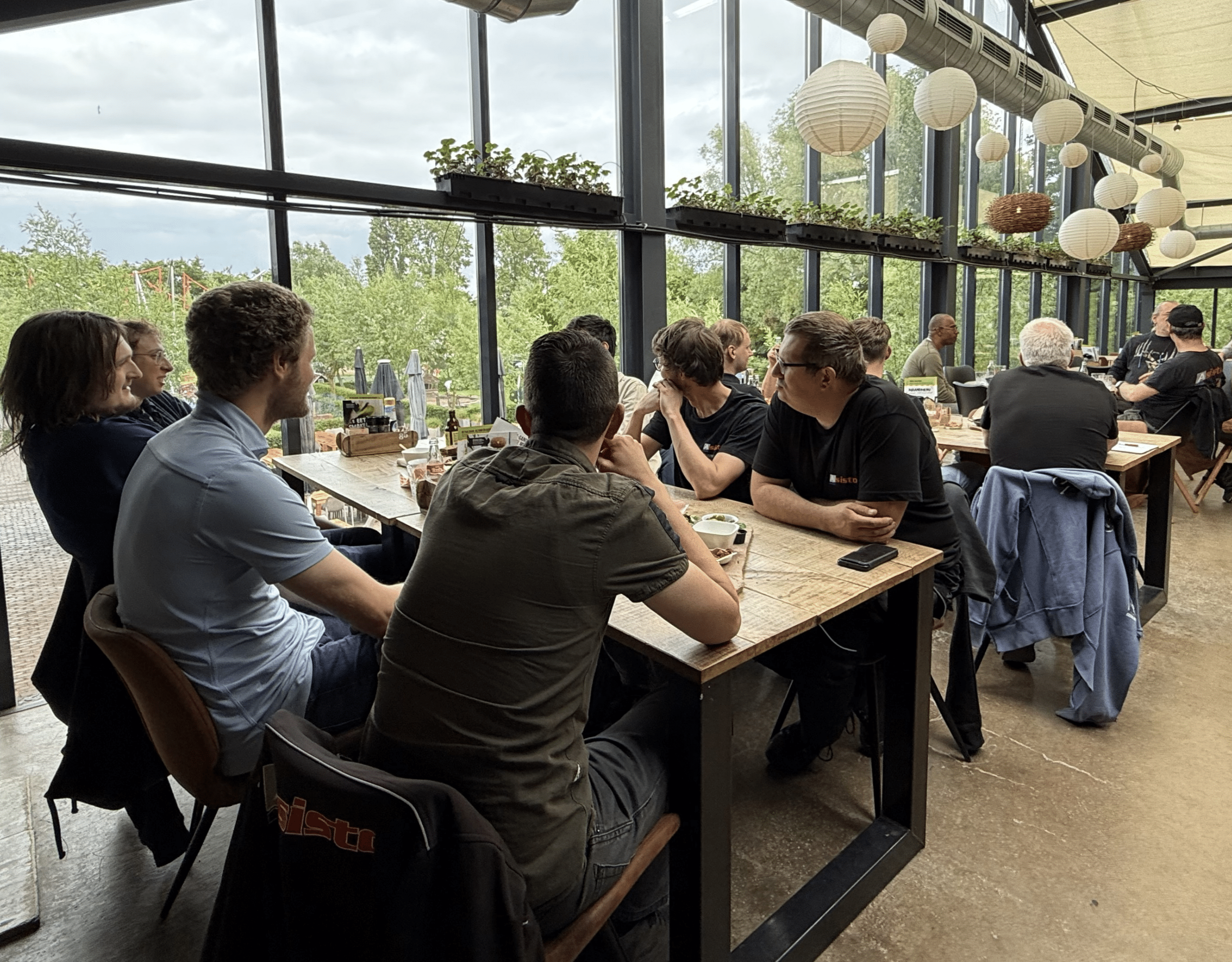 Onze Zeeuwse teams van FMJ E&I Zeeland en Asisto Services & Engineering genoten van een topdag bij klok'uus